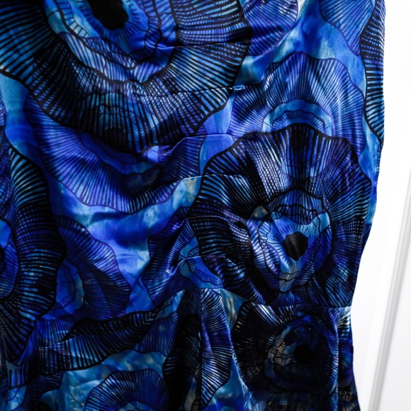 LIKE NEW MARCIANO - Stretch Silk Skirt - Medium - Picture 3 of 6